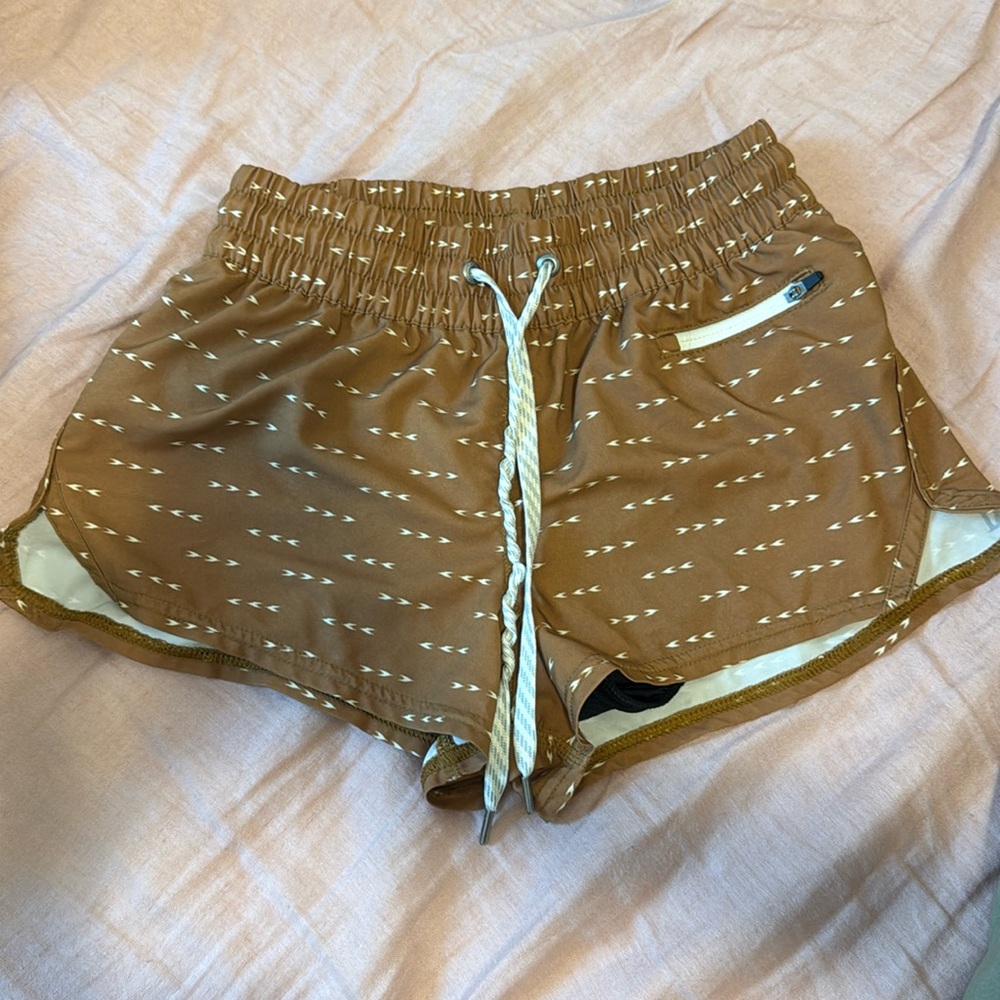 Prints vuori shorts size xs